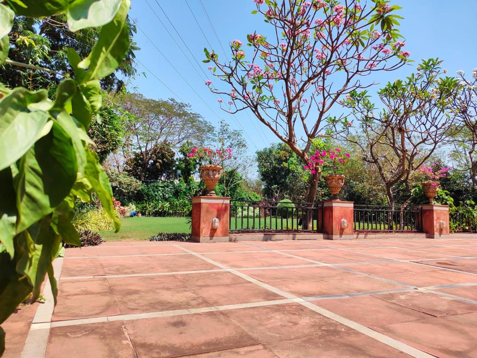 La Franklin Hotel Bhubaneswar Ngoại thất bức ảnh
